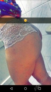 Une fille nue webcam